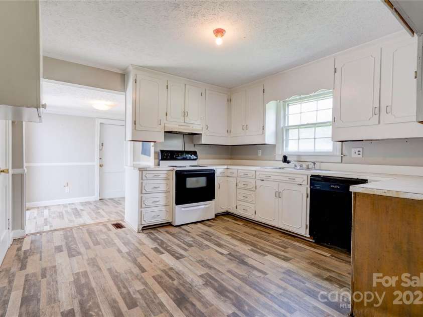 1414 Post Road, Shelby, NC 28152.  MLS# CAR4231976, YatesRealty ID 31978. 