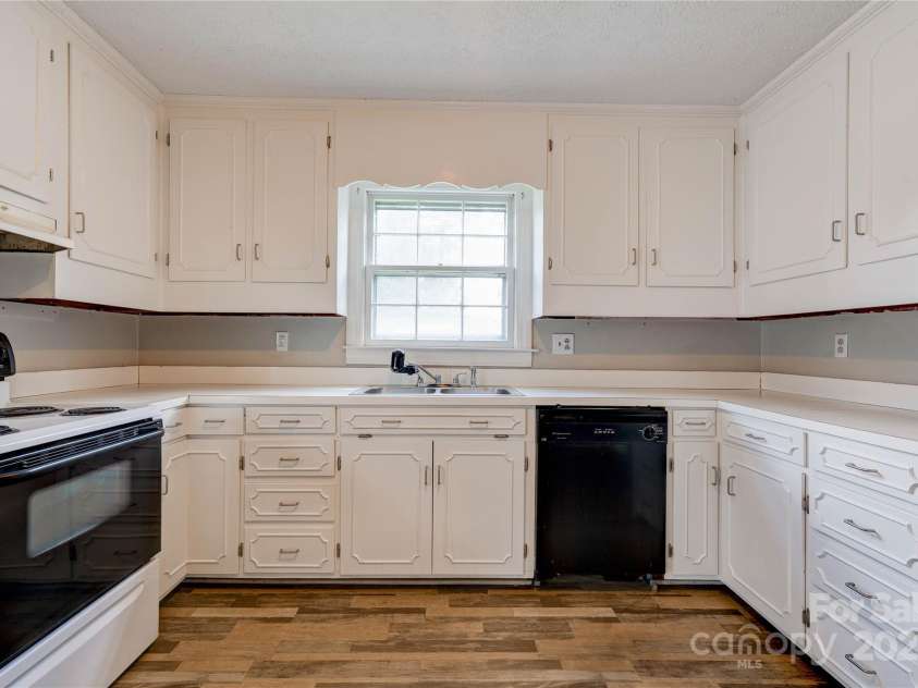 1414 Post Road, Shelby, NC 28152.  MLS# CAR4231976, YatesRealty ID 31978. 