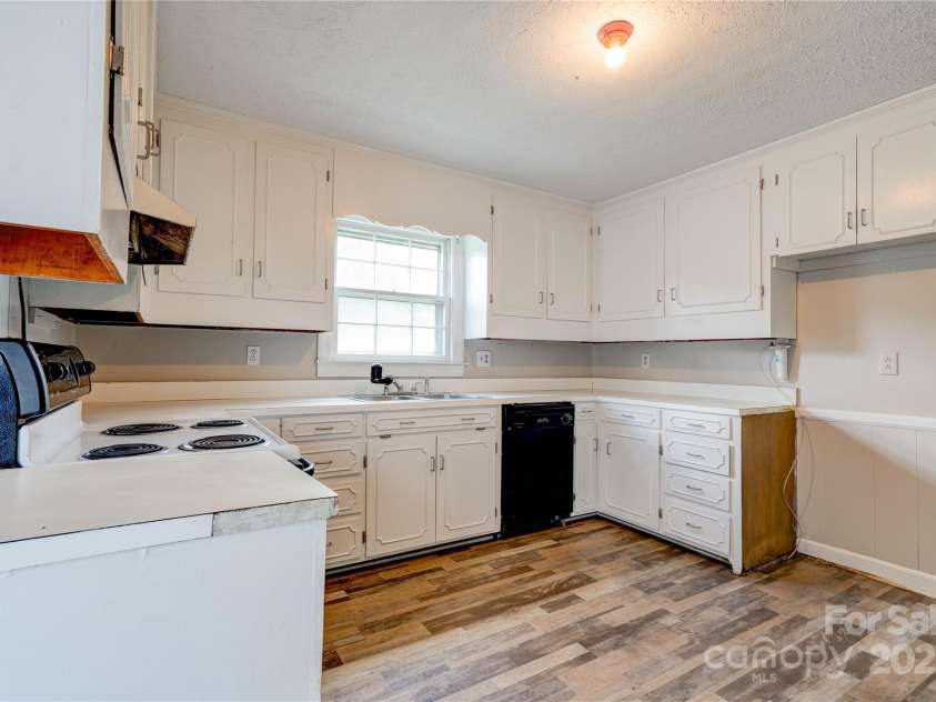 1414 Post Road, Shelby, NC 28152.  MLS# CAR4231976, YatesRealty ID 31978. 