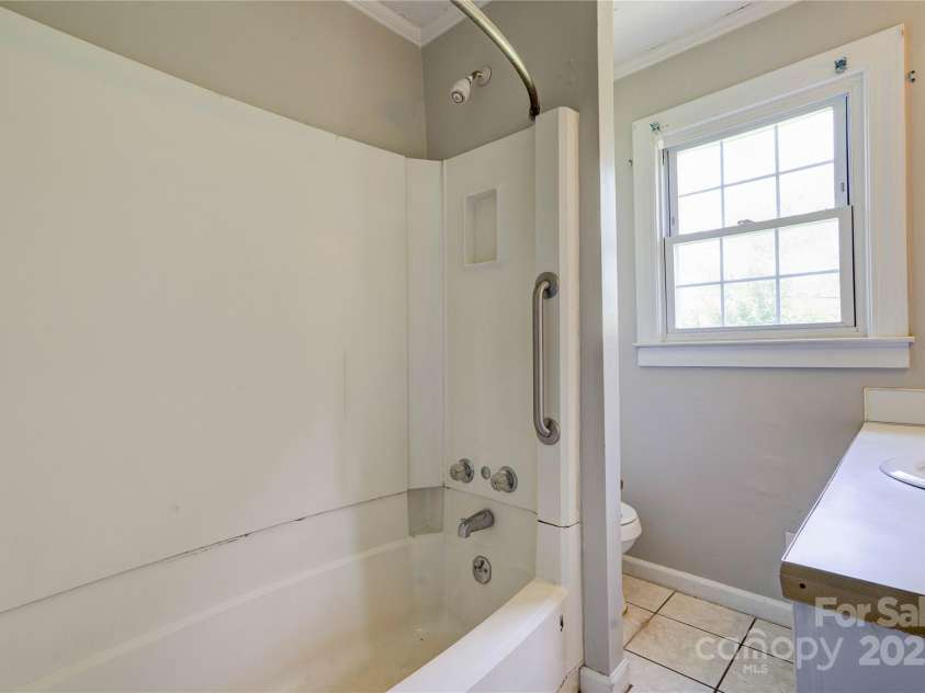1414 Post Road, Shelby, NC 28152.  MLS# CAR4231976, YatesRealty ID 31978. 