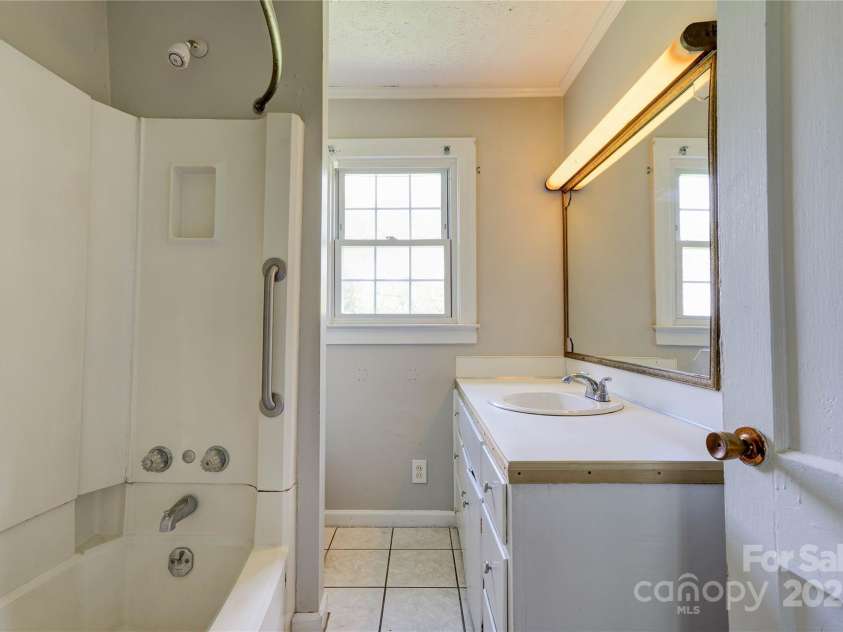1414 Post Road, Shelby, NC 28152.  MLS# CAR4231976, YatesRealty ID 31978. 