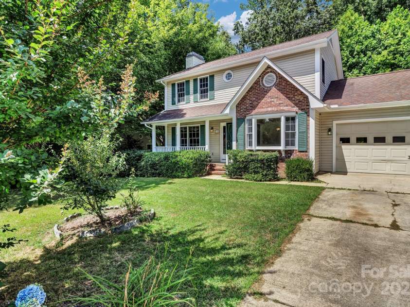 18 Southchase Drive, Fletcher, NC 28732.  MLS# CAR4284653, YatesRealty ID 31979. 