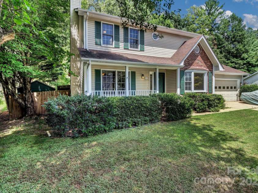 18 Southchase Drive, Fletcher, NC 28732.  MLS# CAR4284653, YatesRealty ID 31979. 
