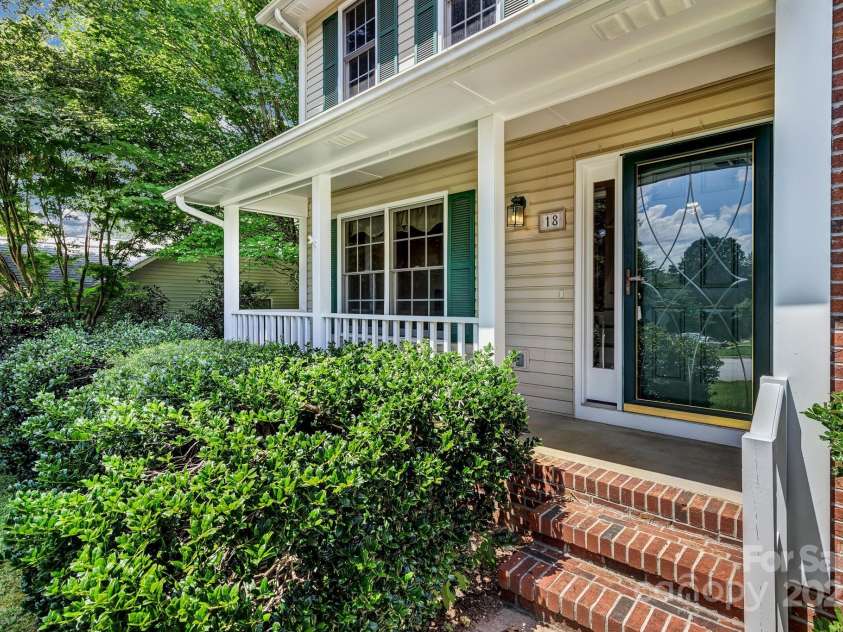 18 Southchase Drive, Fletcher, NC 28732.  MLS# CAR4284653, YatesRealty ID 31979. 