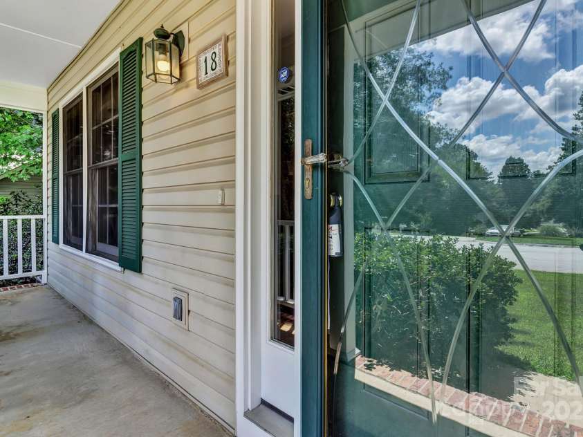 18 Southchase Drive, Fletcher, NC 28732.  MLS# CAR4284653, YatesRealty ID 31979. 