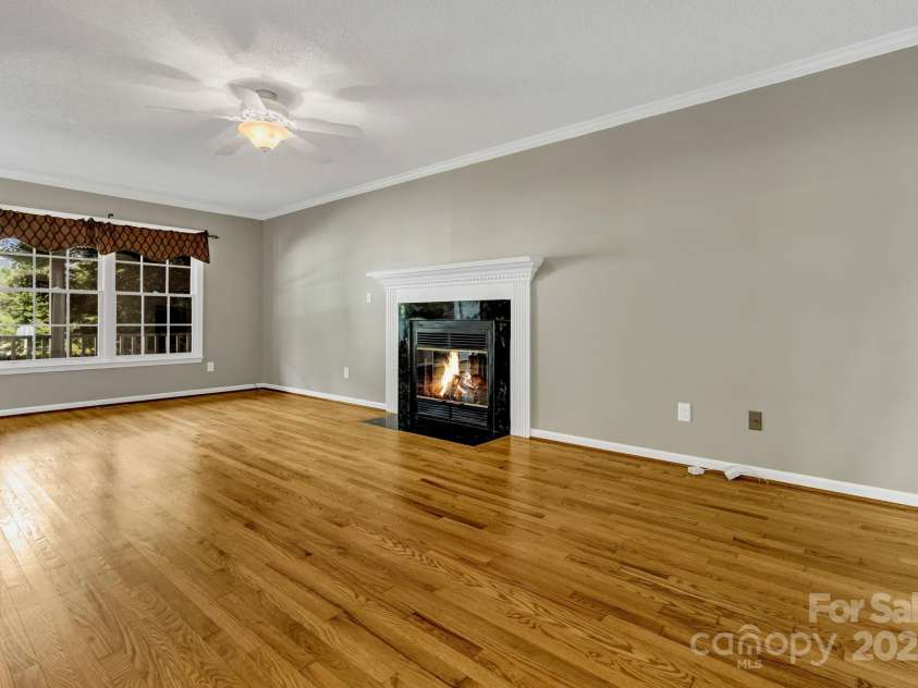 18 Southchase Drive, Fletcher, NC 28732.  MLS# CAR4284653, YatesRealty ID 31979. 