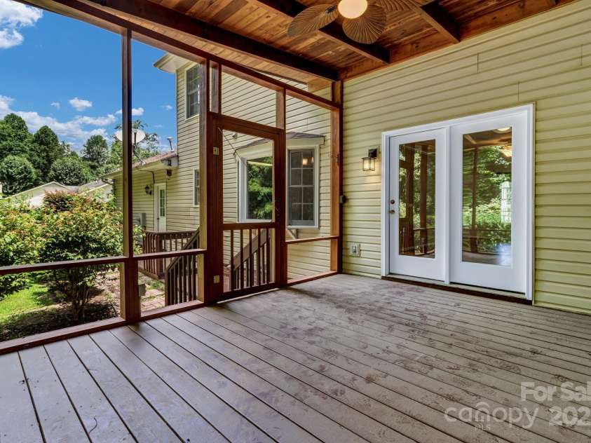 18 Southchase Drive, Fletcher, NC 28732.  MLS# CAR4284653, YatesRealty ID 31979. 