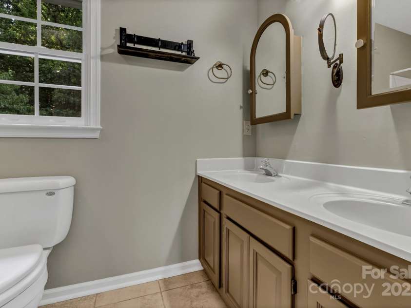 18 Southchase Drive, Fletcher, NC 28732.  MLS# CAR4284653, YatesRealty ID 31979. 