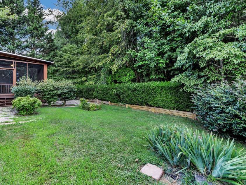 18 Southchase Drive, Fletcher, NC 28732.  MLS# CAR4284653, YatesRealty ID 31979. 