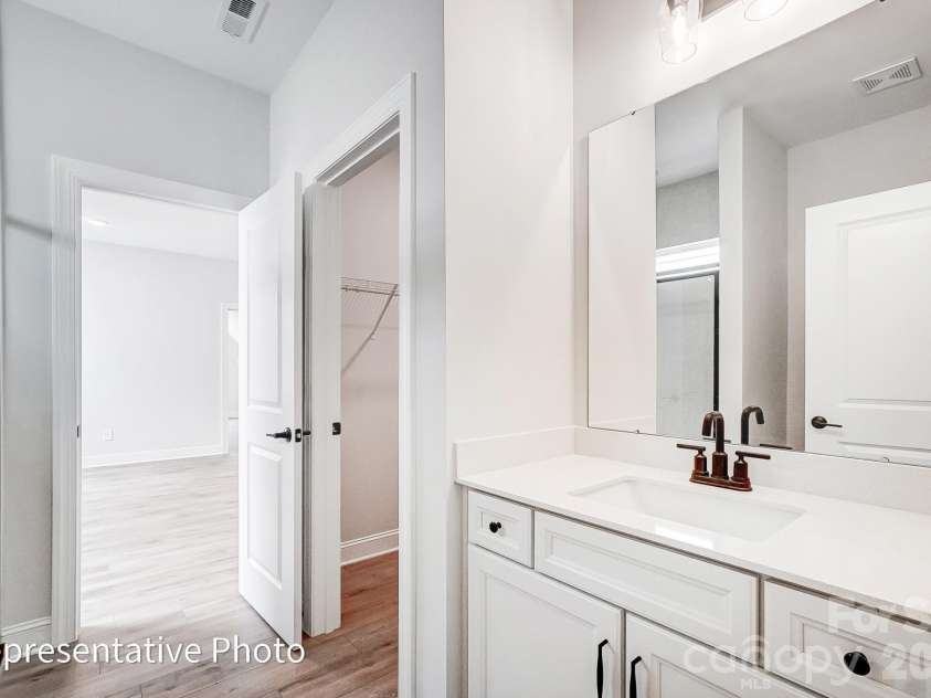 8011 James Query Road, Charlotte, NC 28227.  MLS# CAR4395378, YatesRealty ID 31979. Bath 2