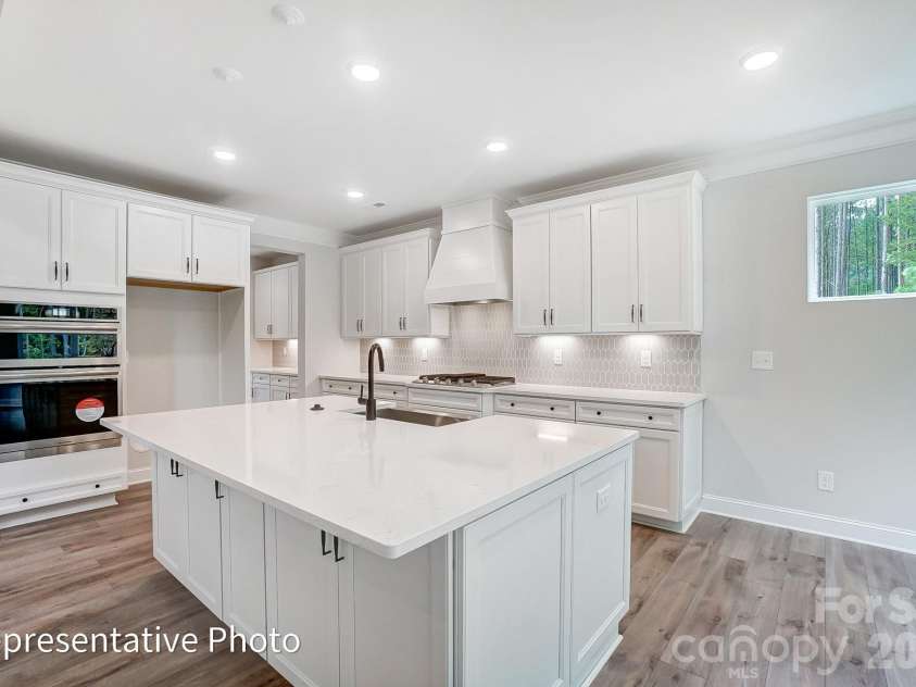 8011 James Query Road, Charlotte, NC 28227.  MLS# CAR4395378, YatesRealty ID 31979. Kitchen