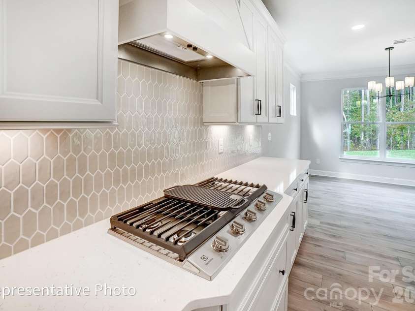 8011 James Query Road, Charlotte, NC 28227.  MLS# CAR4395378, YatesRealty ID 31979. Kitchen