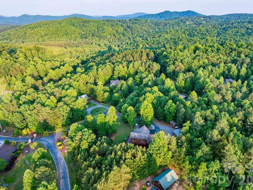 16 Saratoga Drive, Nebo, NC 28761.  MLS# CAR4338569, YatesRealty ID 3198. 