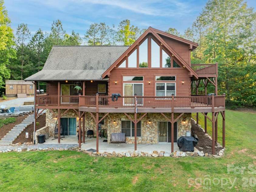 16 Saratoga Drive, Nebo, NC 28761.  MLS# CAR4338569, YatesRealty ID 3198. 