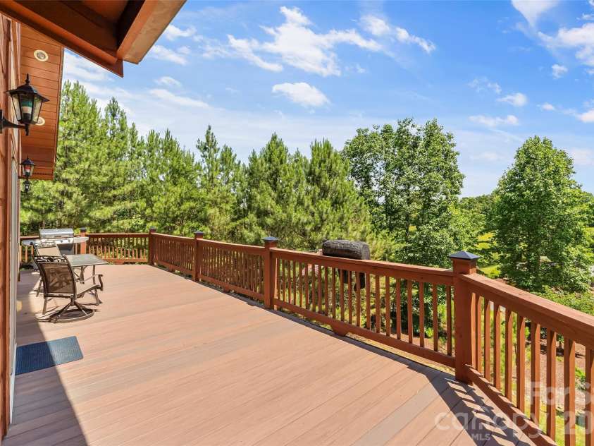 16 Saratoga Drive, Nebo, NC 28761.  MLS# CAR4338569, YatesRealty ID 3198. 