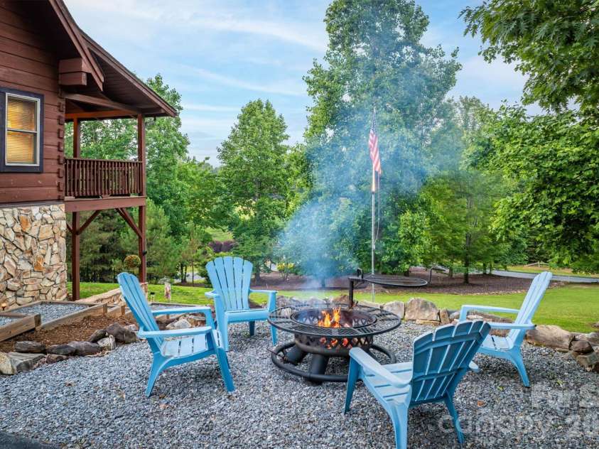 16 Saratoga Drive, Nebo, NC 28761.  MLS# CAR4338569, YatesRealty ID 3198. 