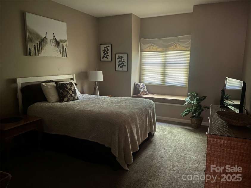 20 Willow Tree Run, Asheville, NC 28803.  MLS# CAR4239734, YatesRealty ID 3198. 