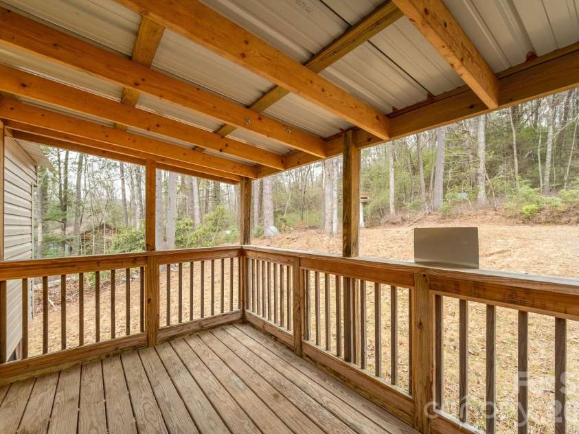 310 Sassafras Gap Lane, Brevard, NC 28712.  MLS# CAR4336681, YatesRealty ID 3198. 