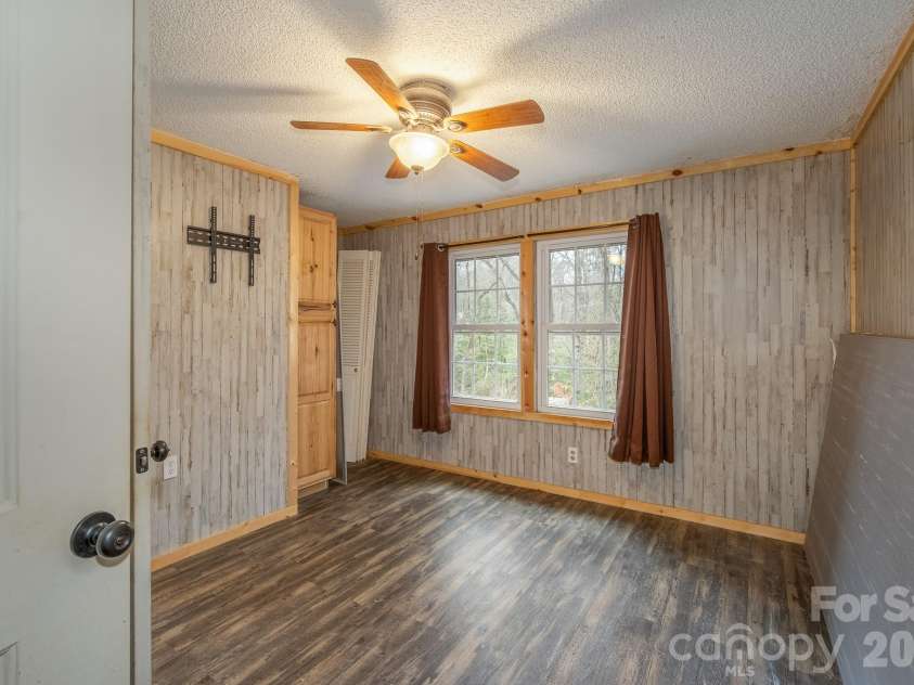 310 Sassafras Gap Lane, Brevard, NC 28712.  MLS# CAR4336681, YatesRealty ID 3198. 