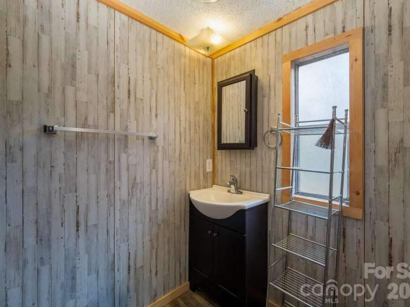 310 Sassafras Gap Lane, Brevard, NC 28712.  MLS# CAR4336681, YatesRealty ID 3198. 