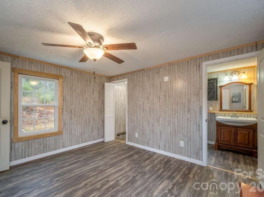 310 Sassafras Gap Lane, Brevard, NC 28712.  MLS# CAR4336681, YatesRealty ID 3198. 