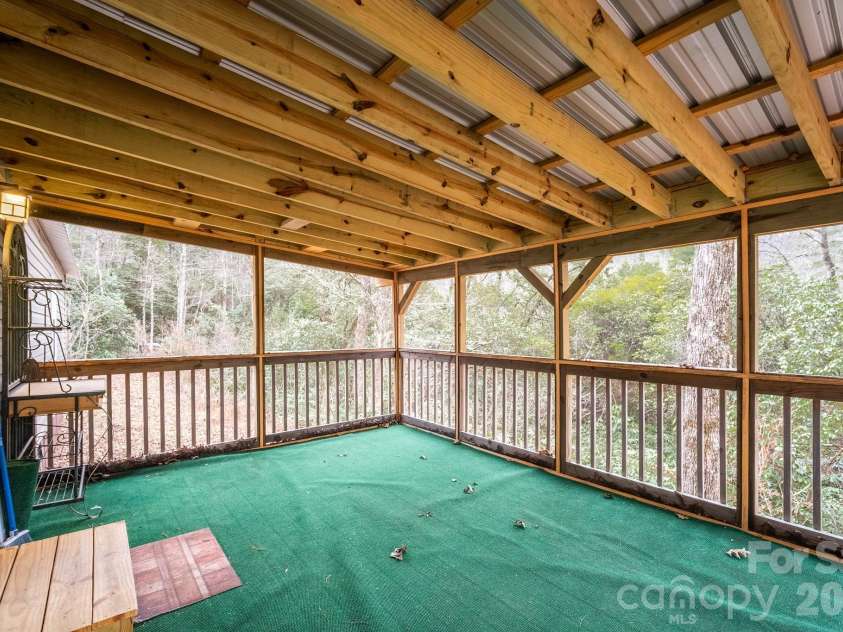 310 Sassafras Gap Lane, Brevard, NC 28712.  MLS# CAR4336681, YatesRealty ID 3198. 