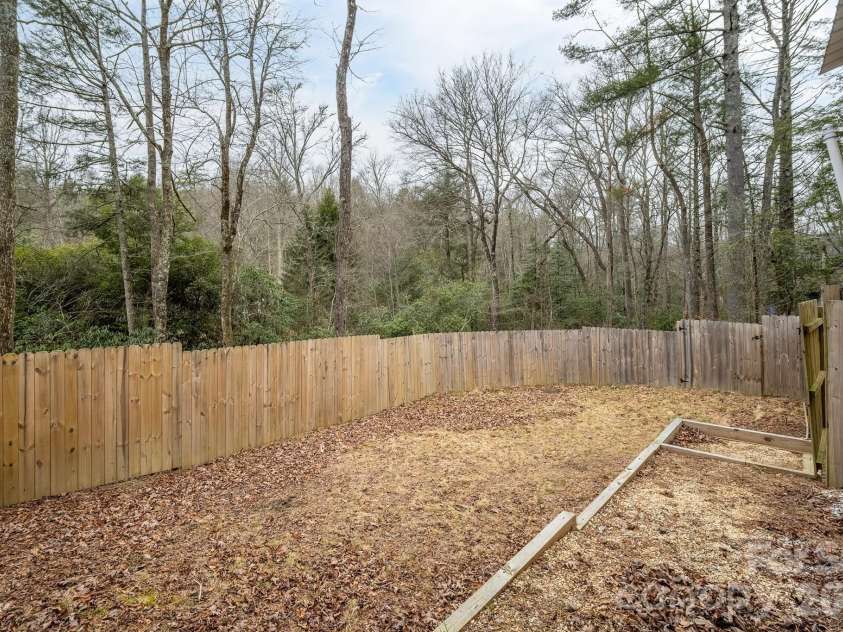 310 Sassafras Gap Lane, Brevard, NC 28712.  MLS# CAR4336681, YatesRealty ID 3198. 