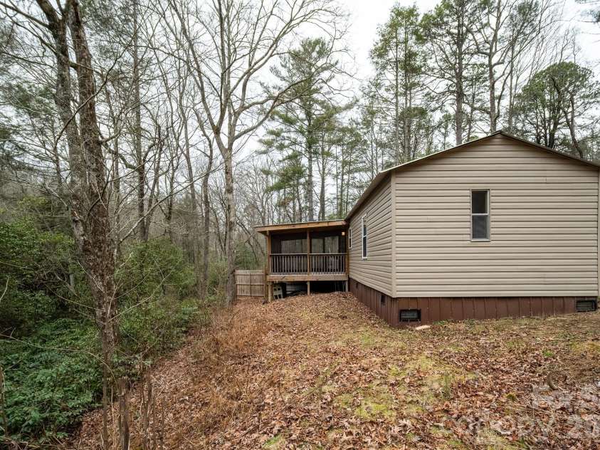 310 Sassafras Gap Lane, Brevard, NC 28712.  MLS# CAR4336681, YatesRealty ID 3198. 