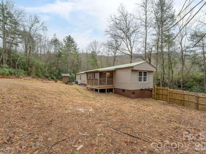 310 Sassafras Gap Lane, Brevard, NC 28712.  MLS# CAR4336681, YatesRealty ID 3198. 