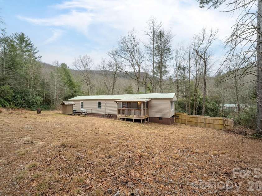 310 Sassafras Gap Lane, Brevard, NC 28712.  MLS# CAR4336681, YatesRealty ID 3198. 