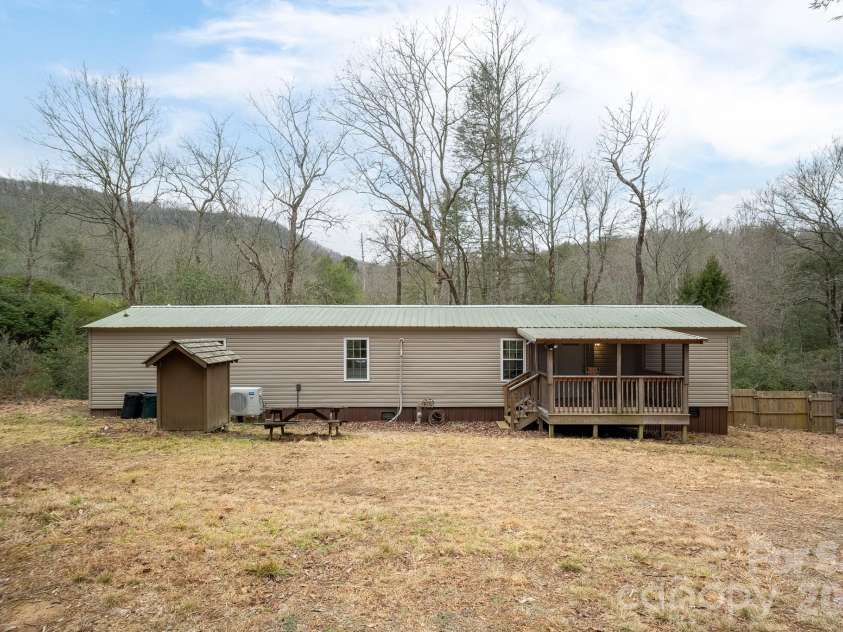 310 Sassafras Gap Lane, Brevard, NC 28712.  MLS# CAR4336681, YatesRealty ID 3198. 