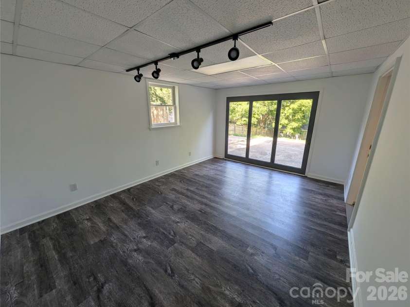3822 Newhall Drive, Conover, NC 28613.  MLS# CAR4387869, YatesRealty ID 31981. 
