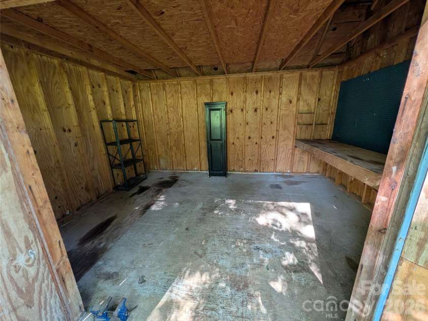 3822 Newhall Drive, Conover, NC 28613.  MLS# CAR4387869, YatesRealty ID 31981. 