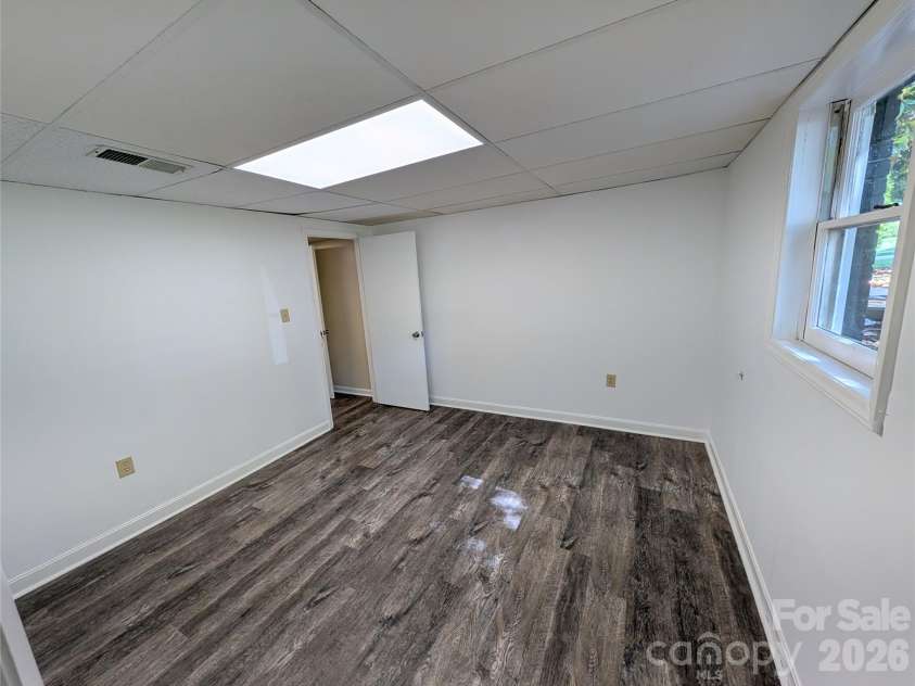 3822 Newhall Drive, Conover, NC 28613.  MLS# CAR4387869, YatesRealty ID 31981. 