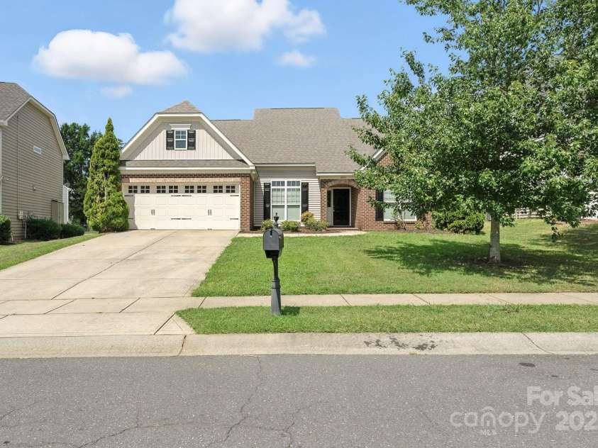6031 Castlecove Road, Charlotte, NC 28278.  MLS# CAR4286394, YatesRealty ID 31981. 