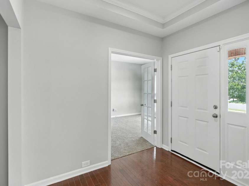 6031 Castlecove Road, Charlotte, NC 28278.  MLS# CAR4286394, YatesRealty ID 31981. 