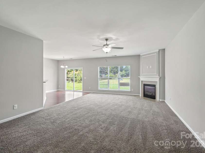 6031 Castlecove Road, Charlotte, NC 28278.  MLS# CAR4286394, YatesRealty ID 31981. 