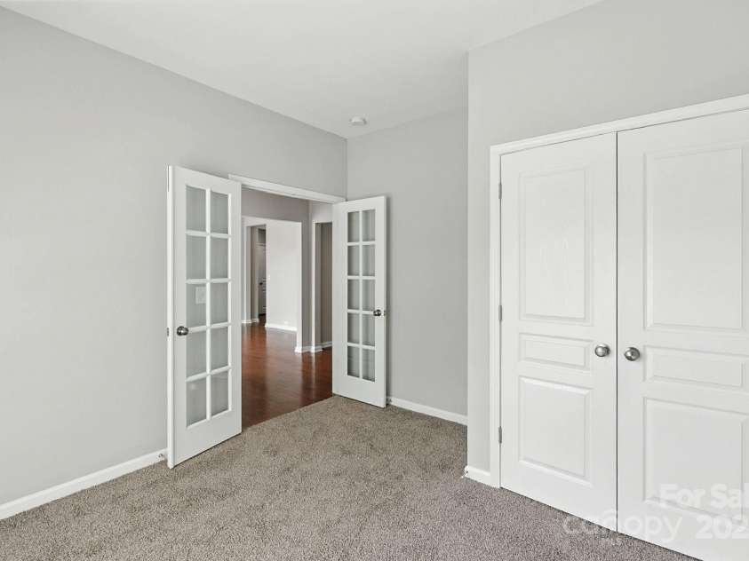 6031 Castlecove Road, Charlotte, NC 28278.  MLS# CAR4286394, YatesRealty ID 31981. 