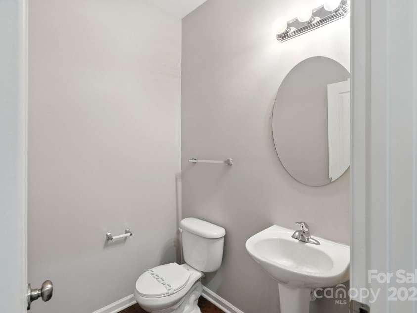 6031 Castlecove Road, Charlotte, NC 28278.  MLS# CAR4286394, YatesRealty ID 31981. 