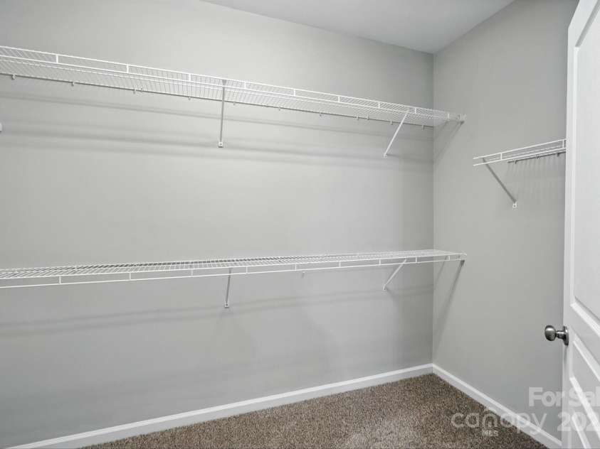 6031 Castlecove Road, Charlotte, NC 28278.  MLS# CAR4286394, YatesRealty ID 31981. 