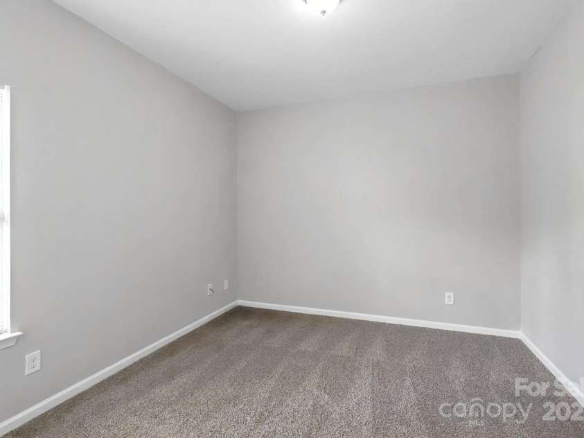 6031 Castlecove Road, Charlotte, NC 28278.  MLS# CAR4286394, YatesRealty ID 31981. 