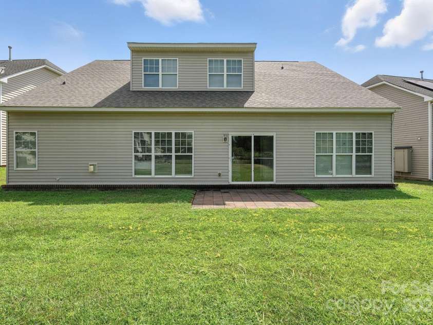 6031 Castlecove Road, Charlotte, NC 28278.  MLS# CAR4286394, YatesRealty ID 31981. 