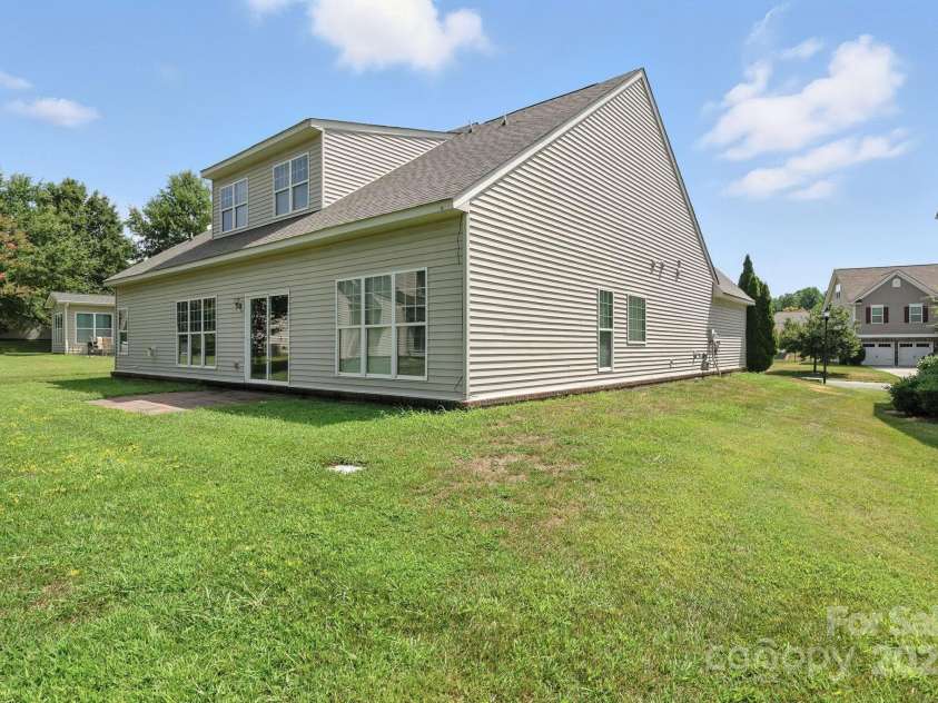 6031 Castlecove Road, Charlotte, NC 28278.  MLS# CAR4286394, YatesRealty ID 31981. 