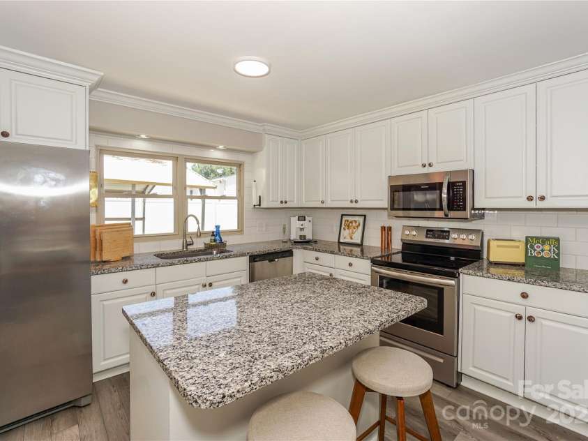 321 Cook Street, Mooresville, NC 28115.  MLS# CAR4282722, YatesRealty ID 31983. 