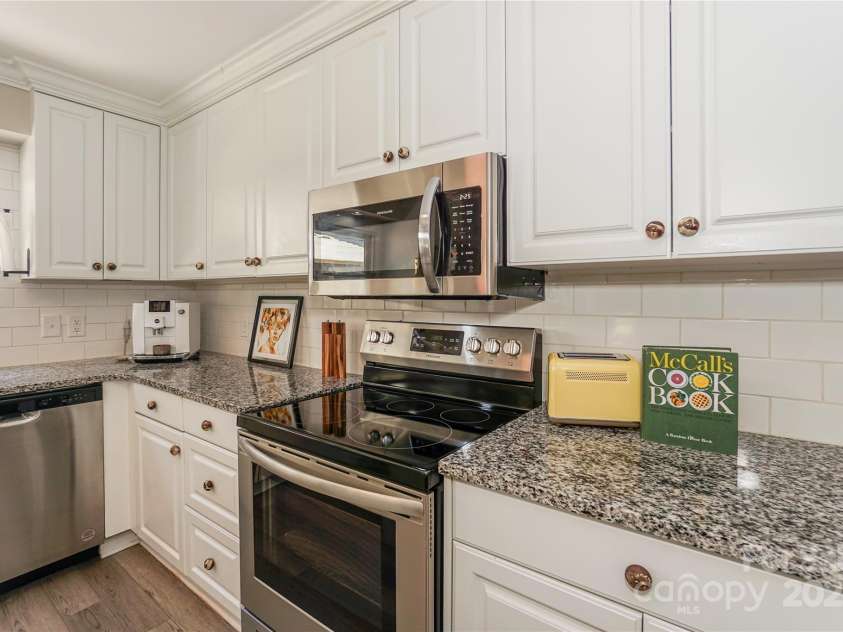 321 Cook Street, Mooresville, NC 28115.  MLS# CAR4282722, YatesRealty ID 31983. 