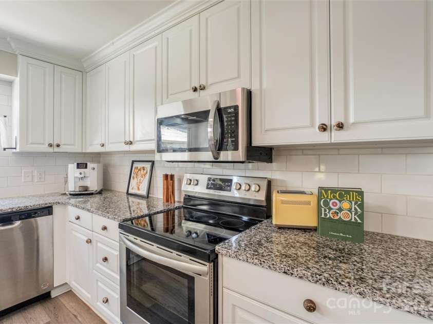 321 Cook Street, Mooresville, NC 28115.  MLS# CAR4282722, YatesRealty ID 31983. 