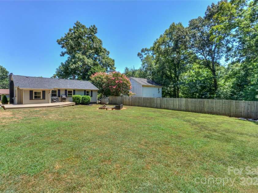 321 Cook Street, Mooresville, NC 28115.  MLS# CAR4282722, YatesRealty ID 31983. 