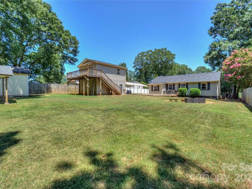 321 Cook Street, Mooresville, NC 28115.  MLS# CAR4282722, YatesRealty ID 31983. 