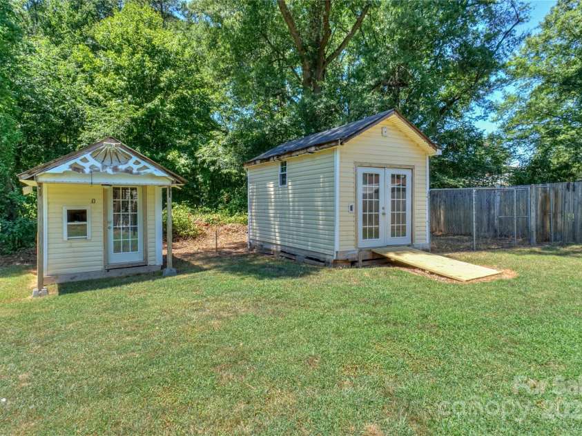 321 Cook Street, Mooresville, NC 28115.  MLS# CAR4282722, YatesRealty ID 31983. 
