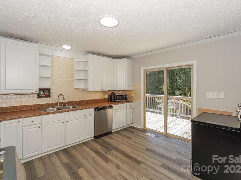 321 Cook Street, Mooresville, NC 28115.  MLS# CAR4282722, YatesRealty ID 31983. 
